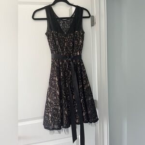 Women’s dress size 4